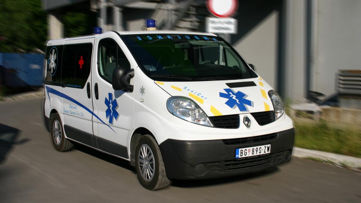 Prevoz pacijenata Help Trans 011 | Renault Trafic  2.0 dci